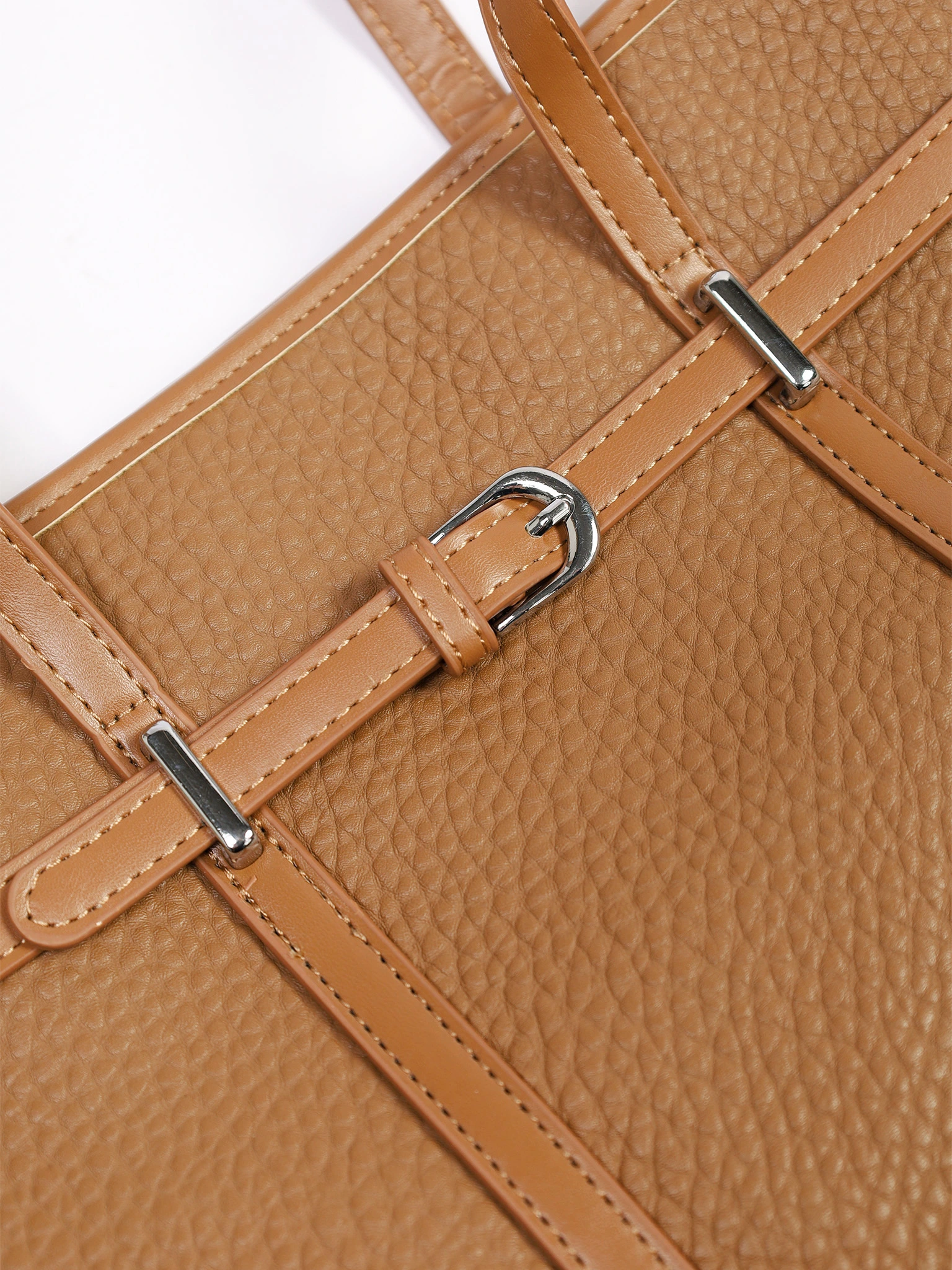 Сумка-тоут с контрастными ручками и ремешком с пряжкой в ассортименте